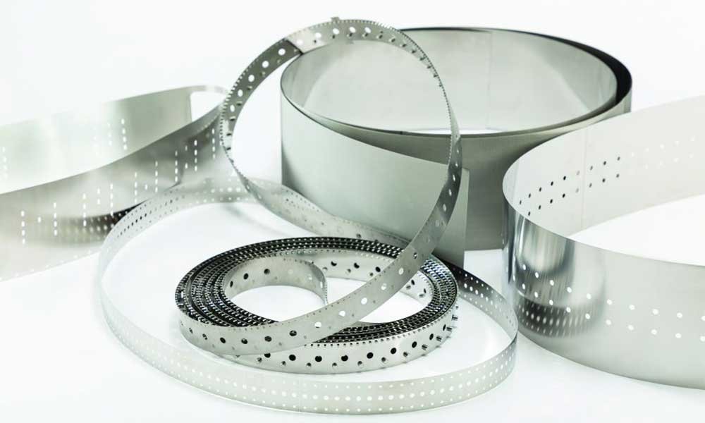 PureSteel® metal belts provide a custom, cleanroom-compliant solution