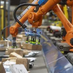 BEUMER robotpick robot cell picking parcels and polybags from bulk
